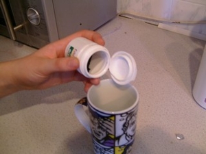 Dye powder in mug
